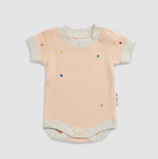 Halcyon nights - Cosy organic short sleeve bodysuit | peach