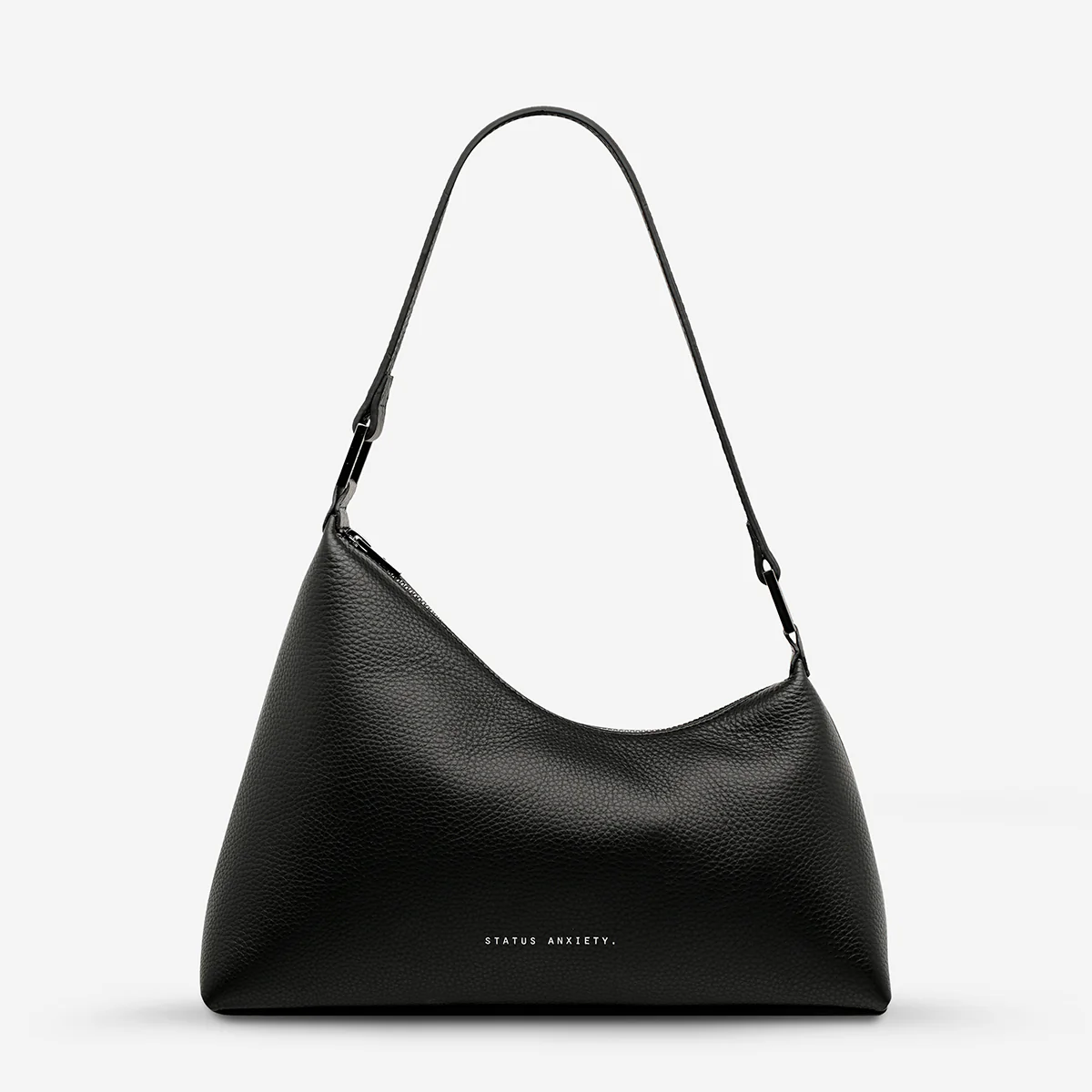 status-anxiety-bag-reverie-black-front.webp