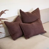 eadie lifestyle - Luca® Linen Cushion - Chocolate - Image 3