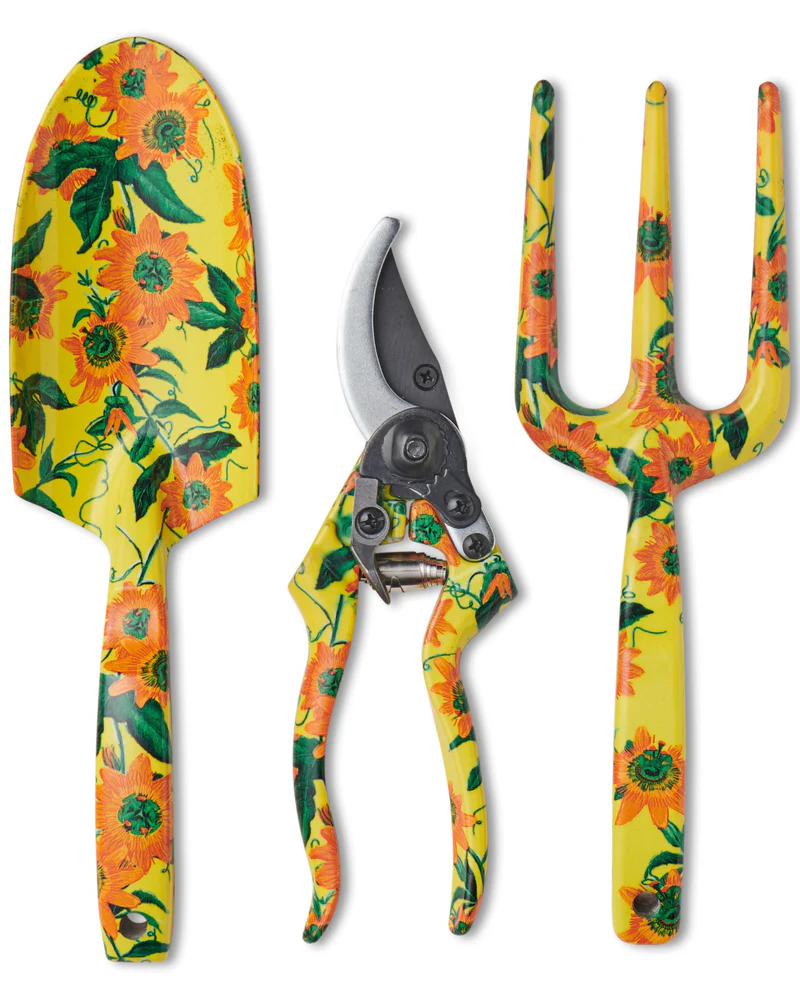 kip-and-co-ss24-passiona-garden-tools-set_800x.webp