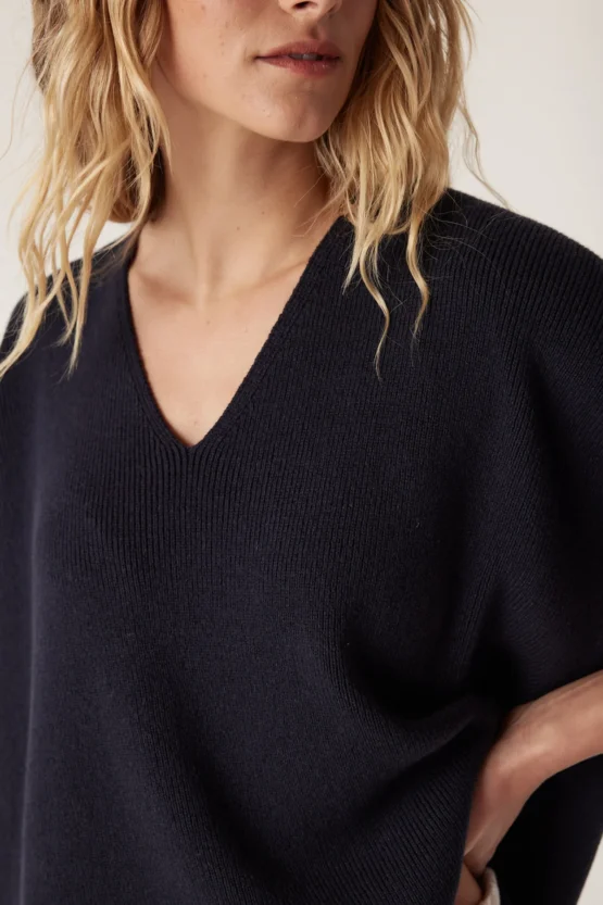 CABLE - Flax v neck top | navy - Image 5