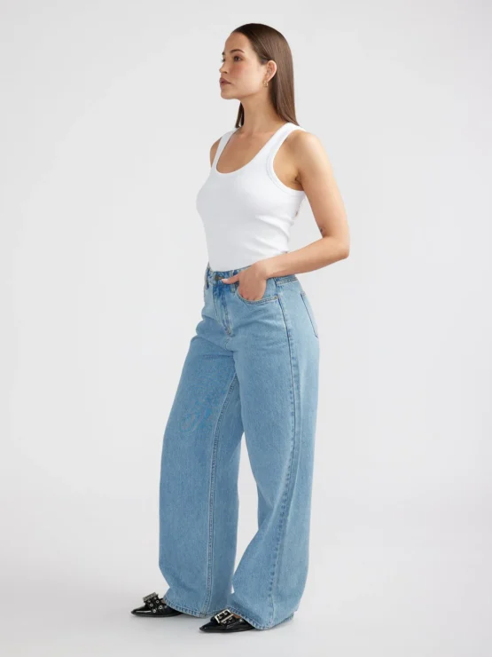 ena pelly - carrie straight leg denim jean | mid blue wash - Image 2