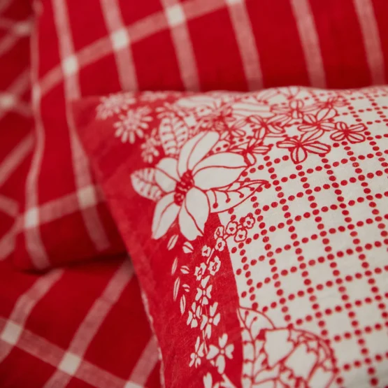 Sage x clare - mallorie linen pillowcase set | scarlet - Image 3