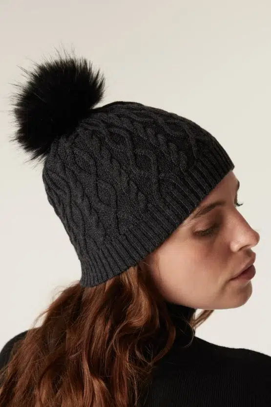 cable - merino beanie | charcoal - Image 3
