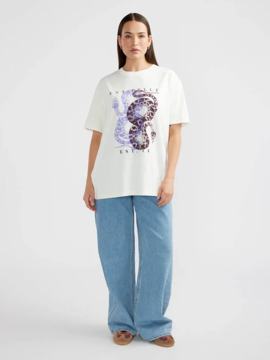 ena pelly - dual snakes tee | vintage white