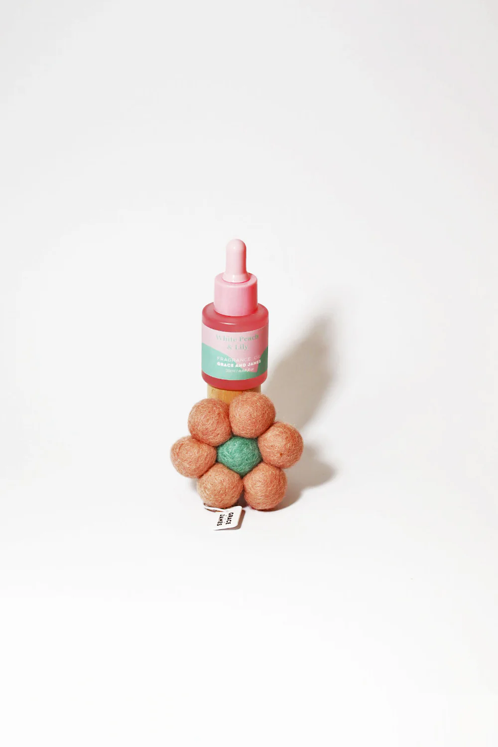 White-Peach-_-Lily_1000x.webp