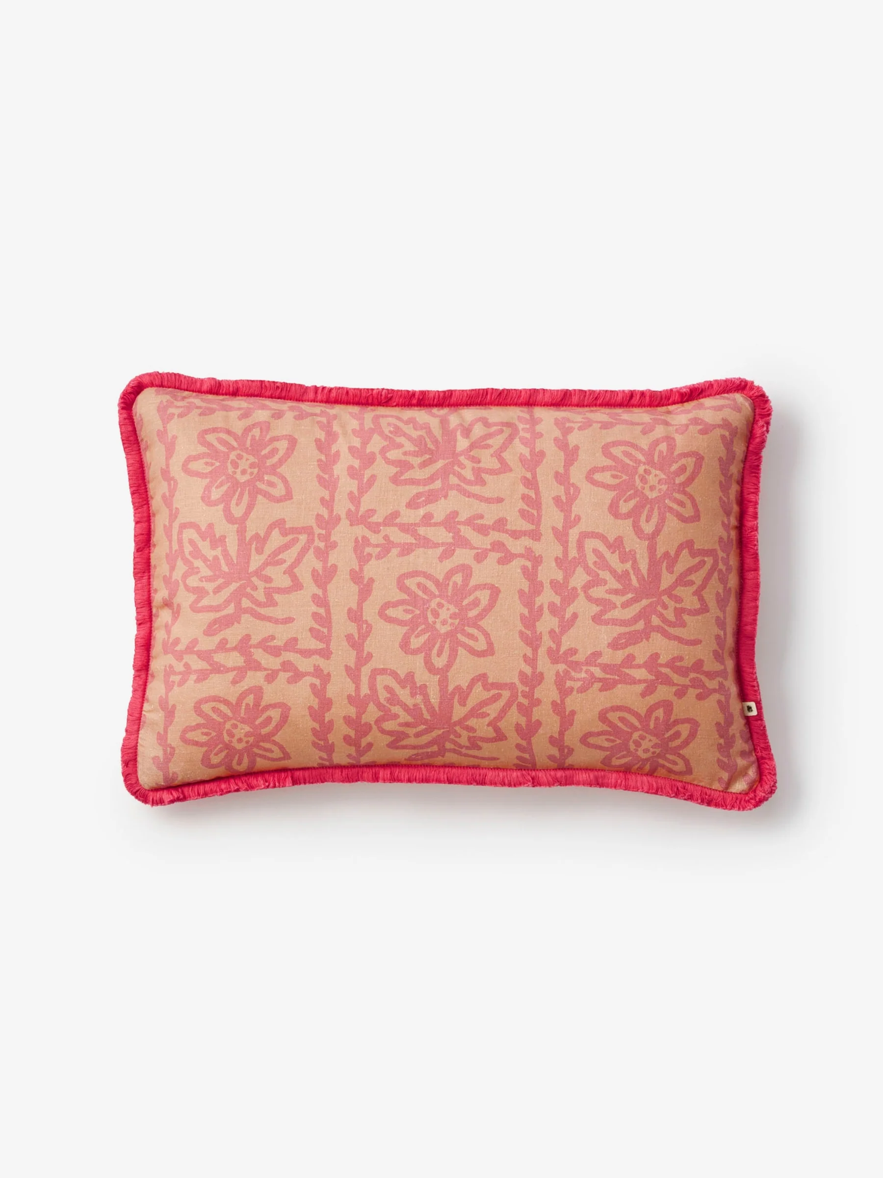 C3208-daisy-peach-60x40cm-linen-cushion-living-room-1.webp