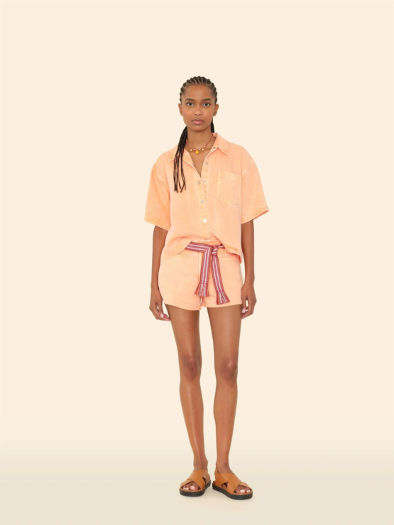 Xirena - renner short | washed apricot