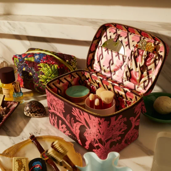 Sage x clare - delphine large vanity case | Garnet