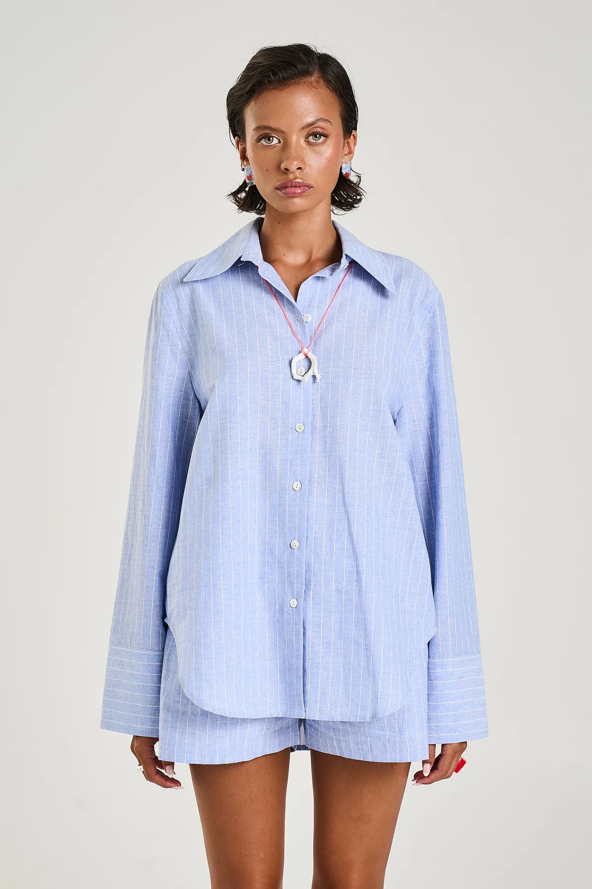 seastripe__cuffshirt_002.webp