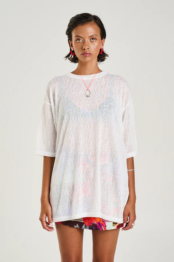 sheerwhite_oversizedtee_003.webp