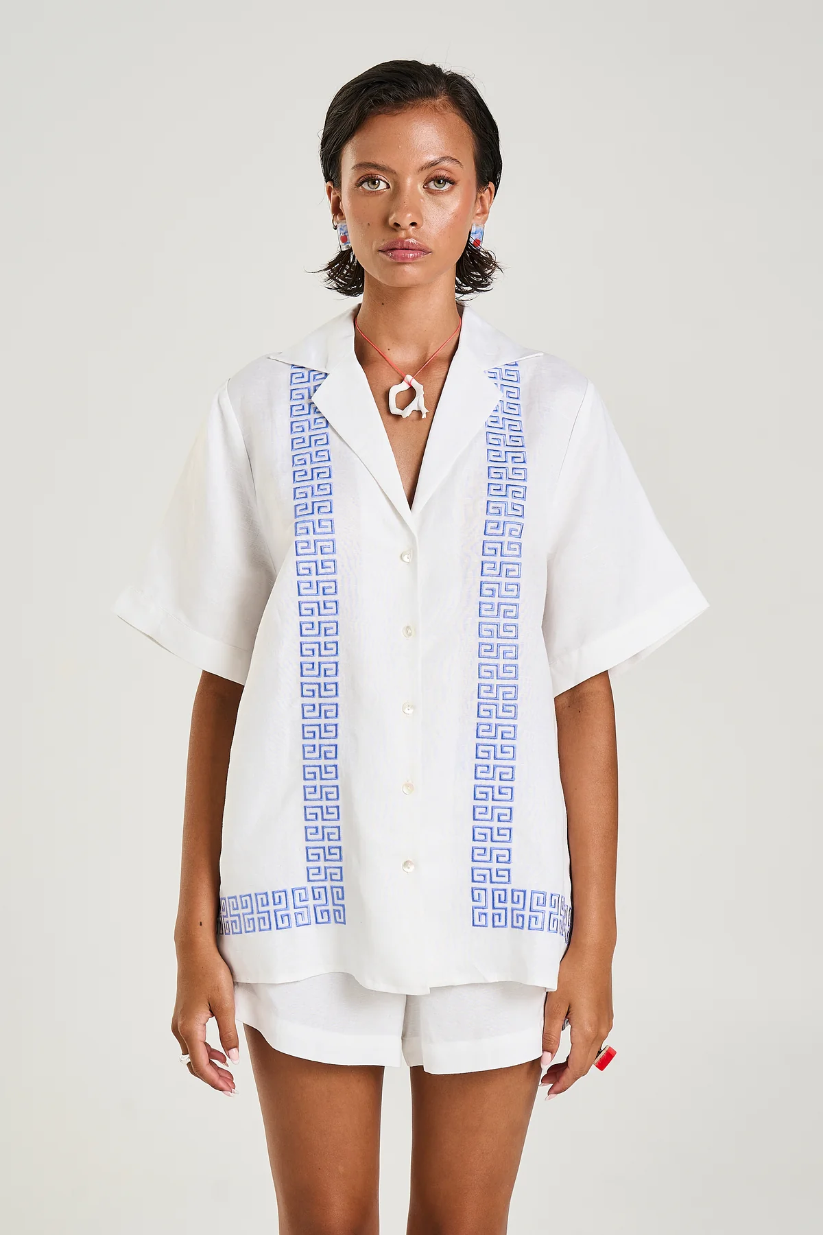 solscript_buttonupssshirt_002.webp