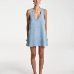 Summi summi - denim v neck shift dress | sky blue