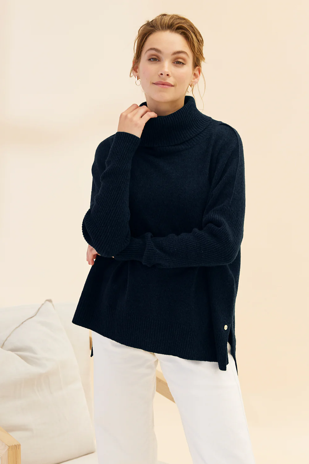 Mia-Fratino-19108-Gigi-Step-Rollneck-French-Navy-Feature-2_1296x.webp Mia-Fratino-19108-Gigi-Step-Rollneck-French-Navy-Feature-2_1296x.webp