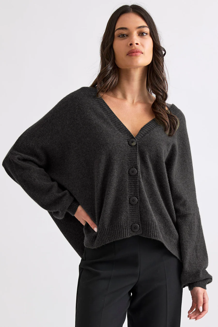 Mia-Fratino_25005_Nova-Cardi_Jet-Black_1_900x.webp Mia-Fratino_25005_Nova-Cardi_Jet-Black_1_900x.webp