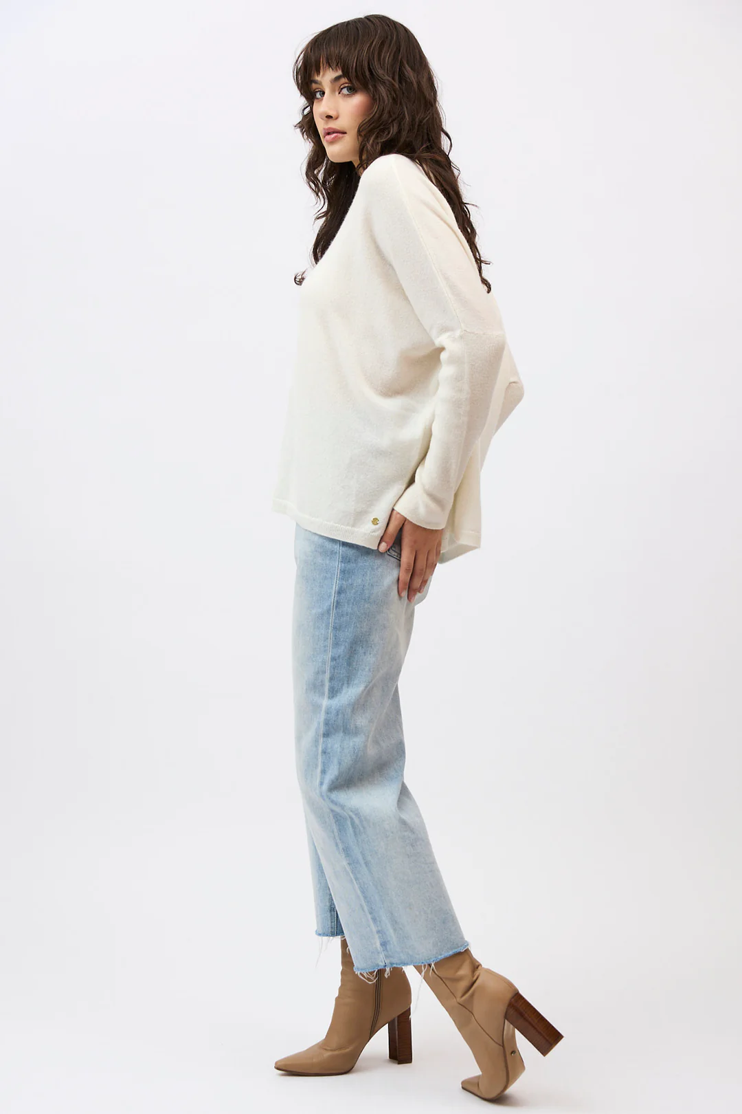 Mia Fratino - boyfriend crew | cloud - Image 4