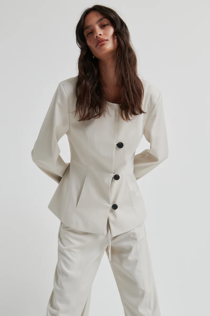 Second Female - Amaze Peplum Blazer | soft beige - Image 4