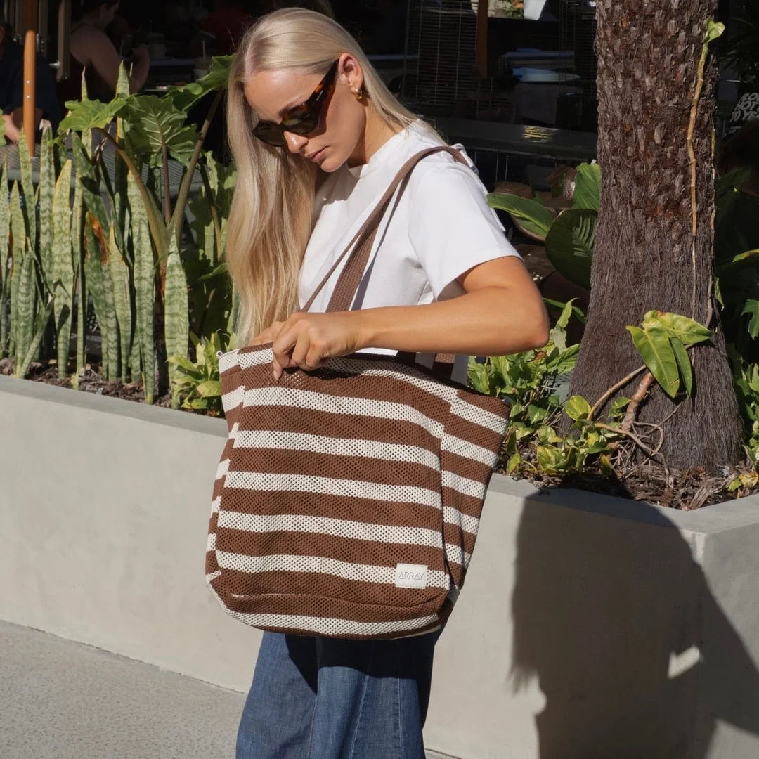 Array - Everyday pocket tote | brown stripe mesh - Image 4