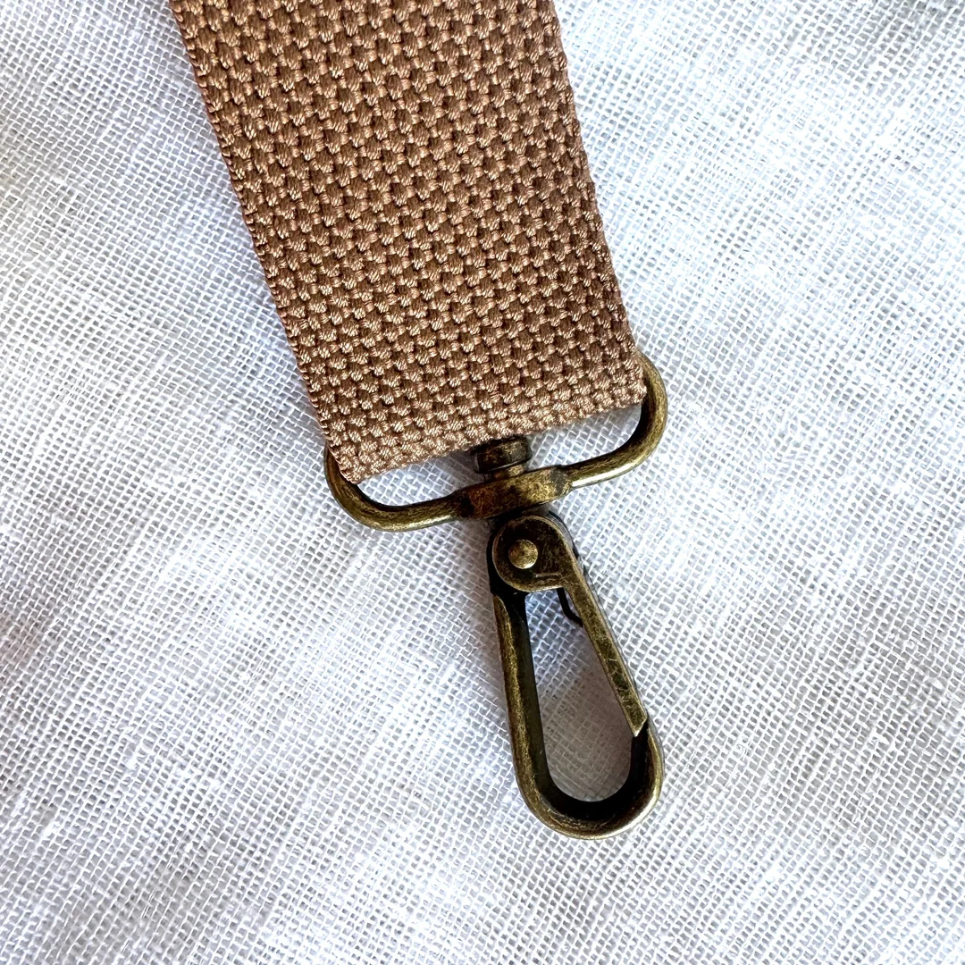 adjustable_and_detachable_dark_brown_strap_GOLD_1080x.webp adjustable_and_detachable_dark_brown_strap_GOLD_1080x.webp