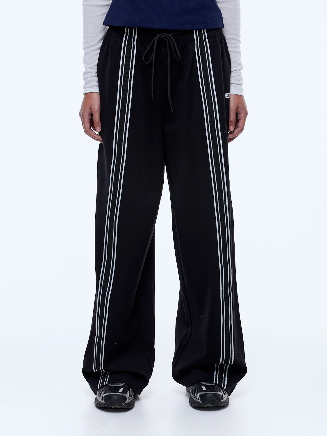 Ena pelly - Charlie relaxed pant | black - Image 5