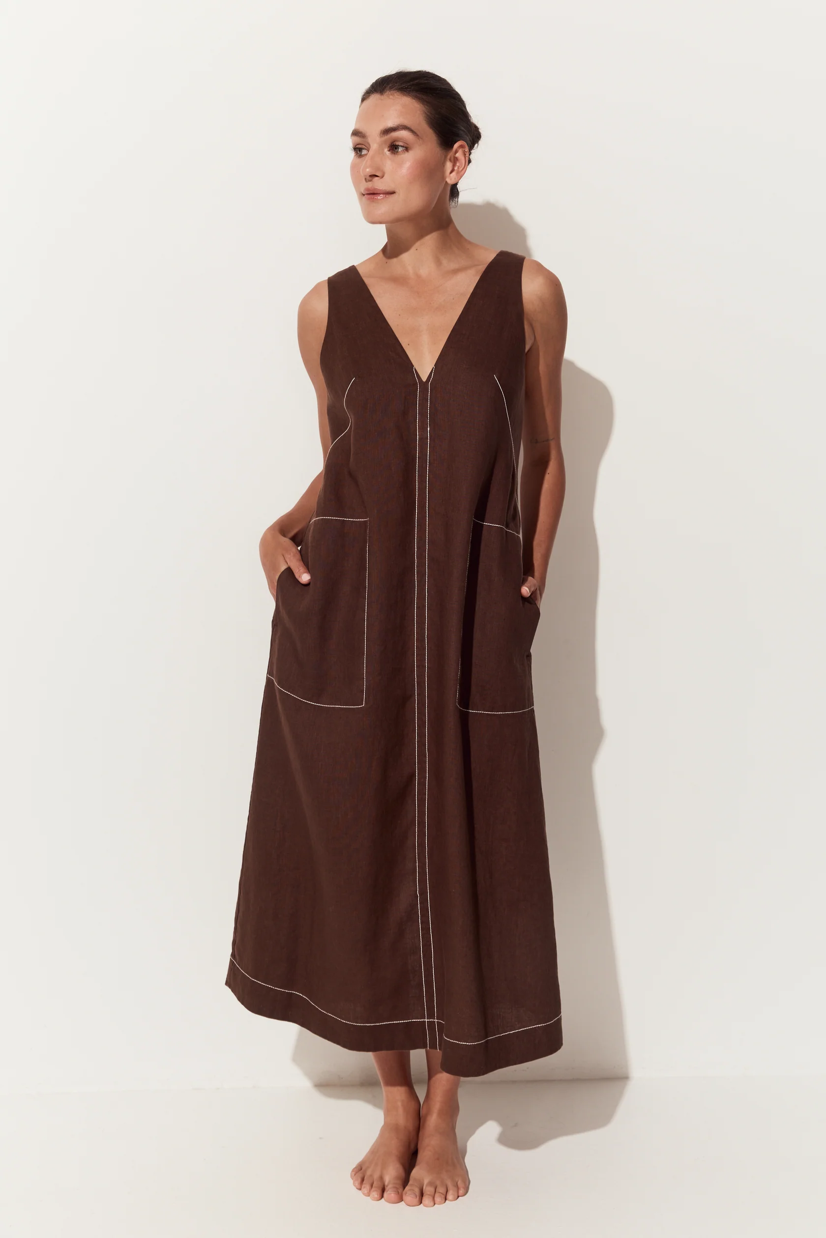 lilly-pilly-iris-linen-dress-chocolate-st1.webp