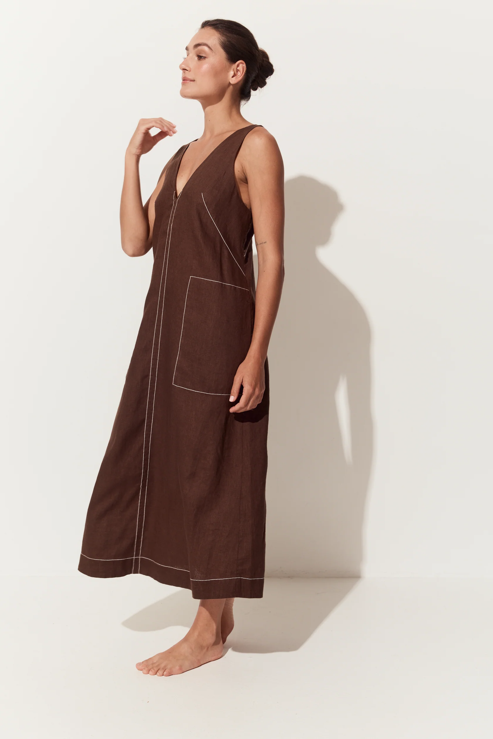 Lilly pilly - iris linen dress | Chocolate - Image 4