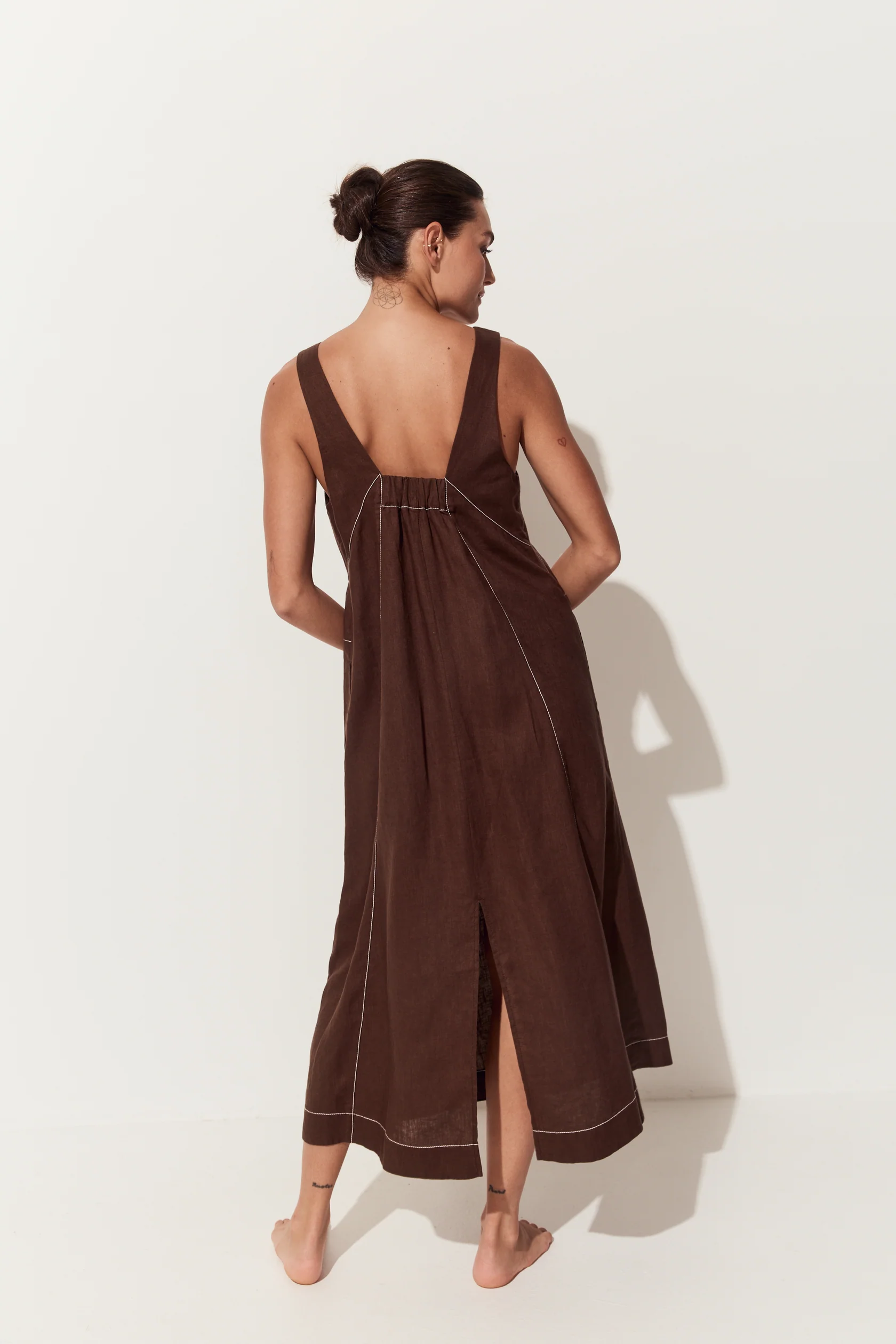 Lilly pilly - iris linen dress | Chocolate - Image 5