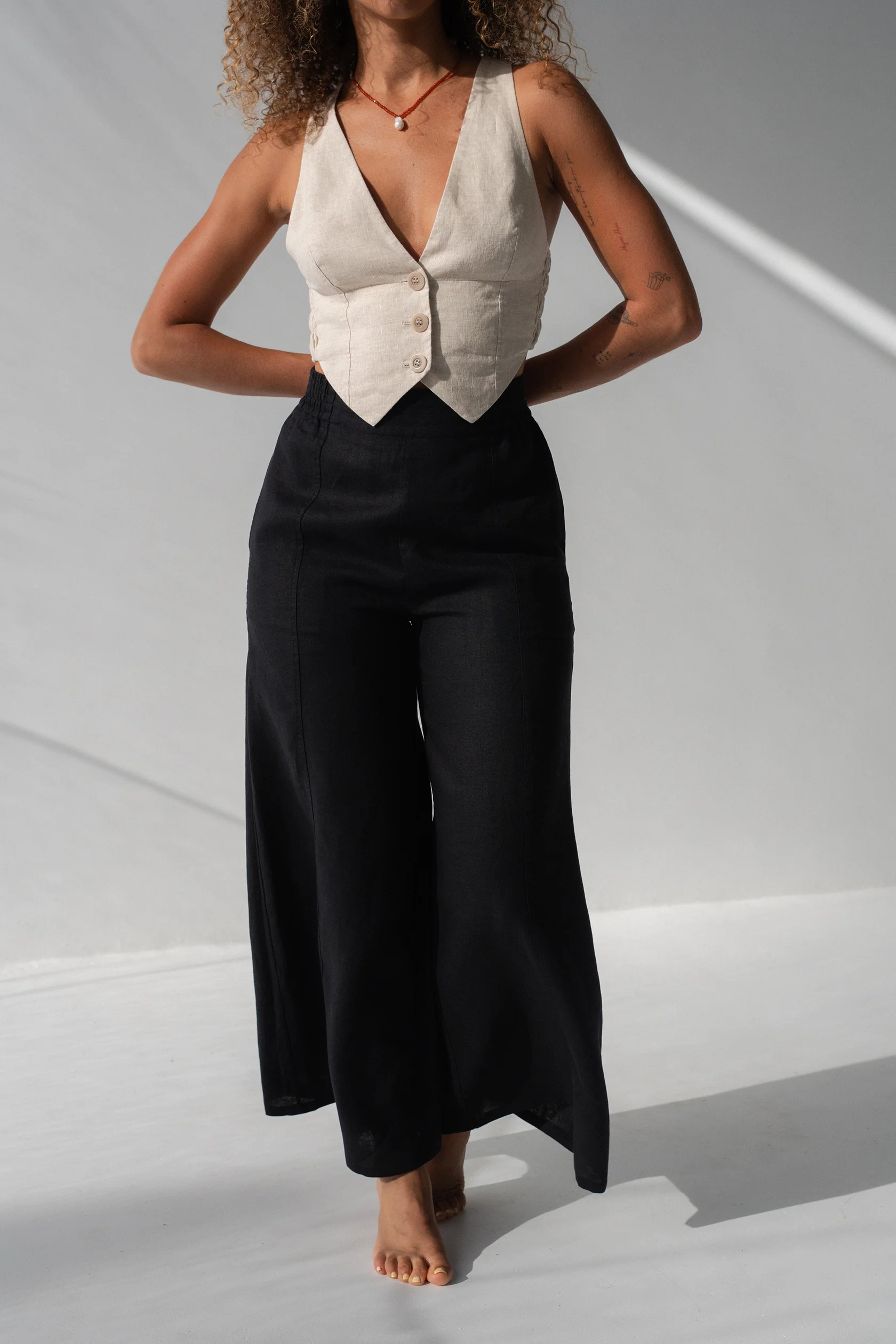 lilly-pilly-letty-linen-pants-black-st2.webp