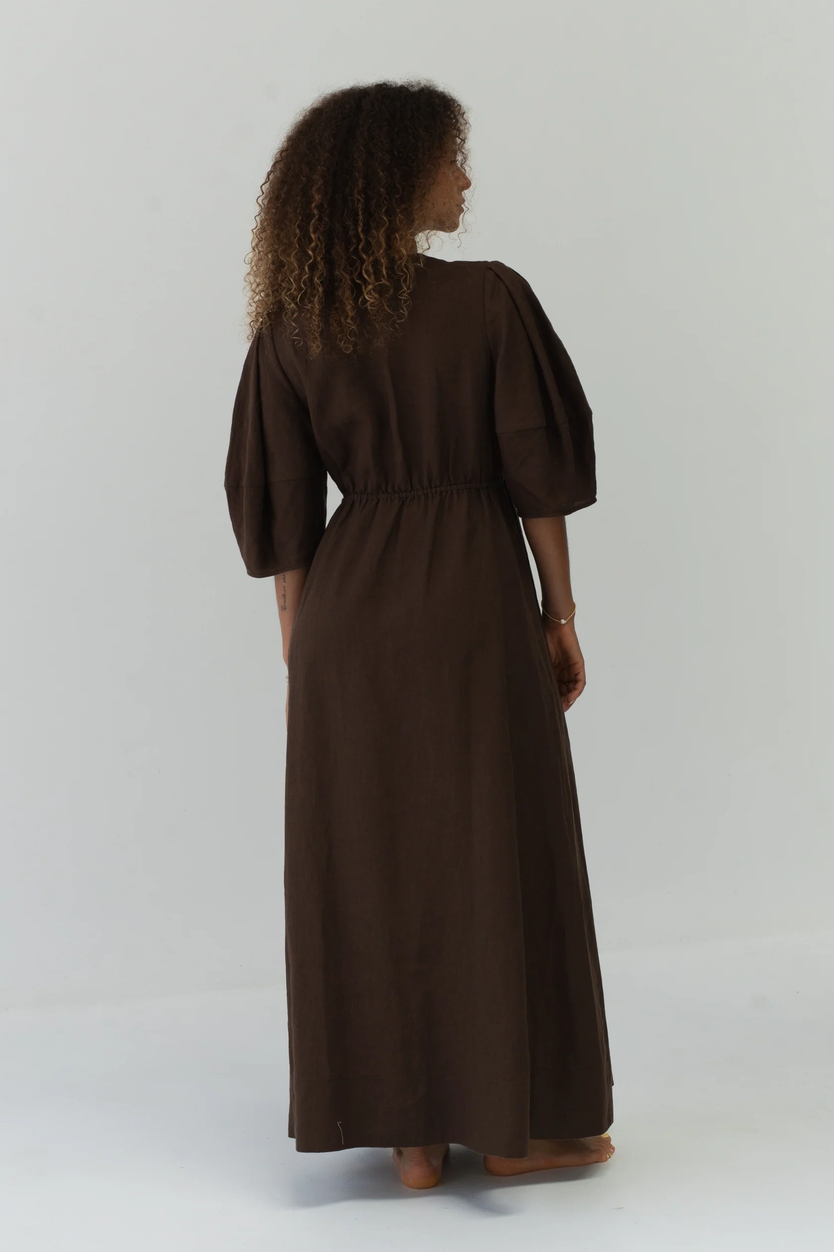 Lilly pilly - vida linen dress | chocolate - Image 4